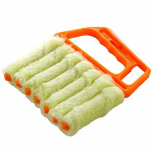 Load image into Gallery viewer, 7 Slat Blind Duster - Washable Microfibre Cleaner
