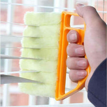 Load image into Gallery viewer, 7 Slat Blind Duster - Washable Microfibre Cleaner